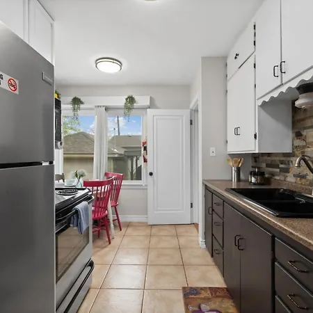 Bo360 Cheerful Home With Private Hot Tub